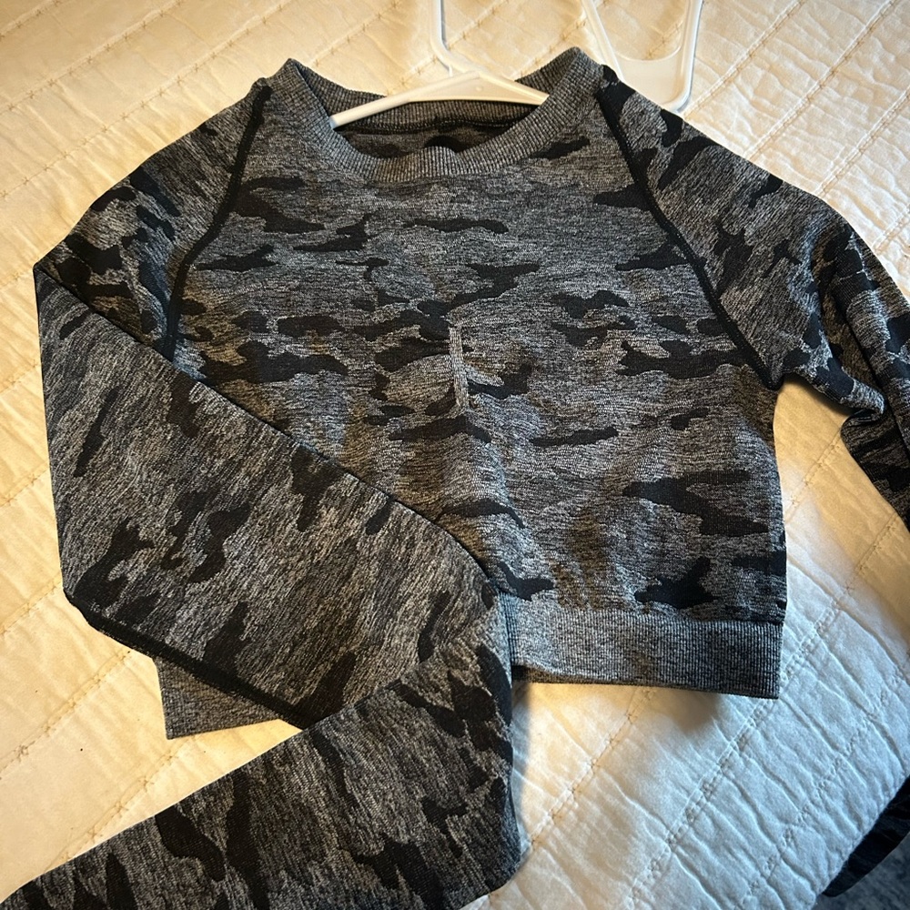 Camo Stretchy workout crop